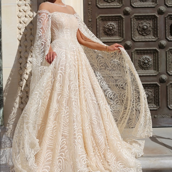 Eman Alajlan beautiful maxi dress in size 4 - Picture 2 of 2